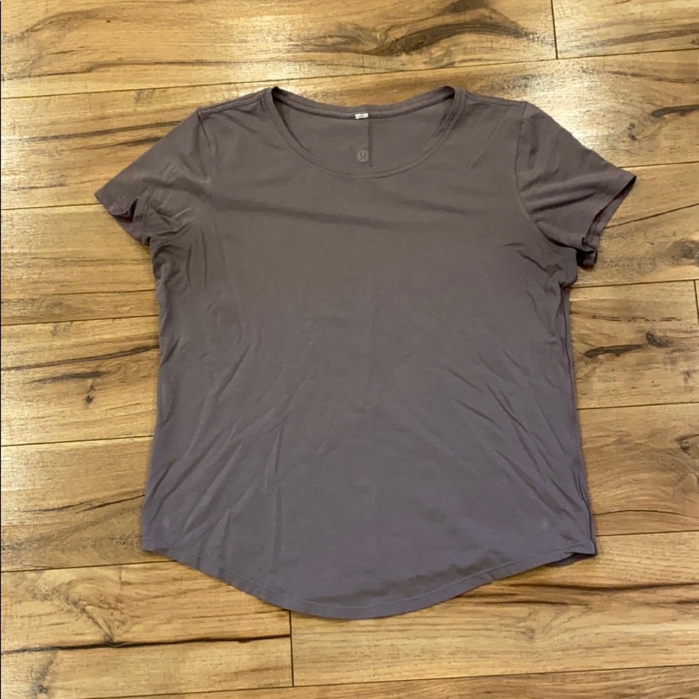 Lululemon size 6 shirt sleeve t-shirt